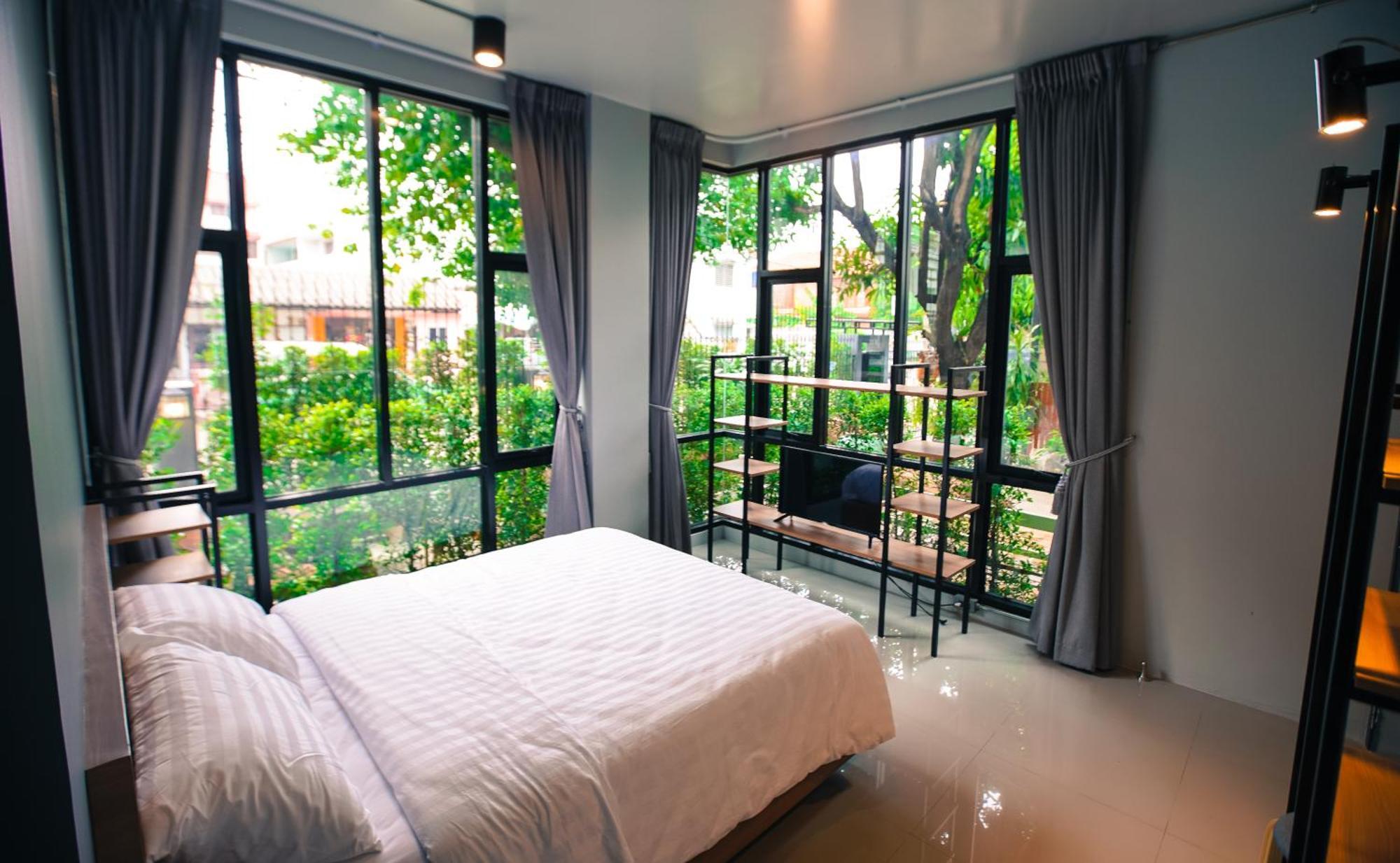 Bed Garden 26 Hostel Bangkok Bagian luar foto