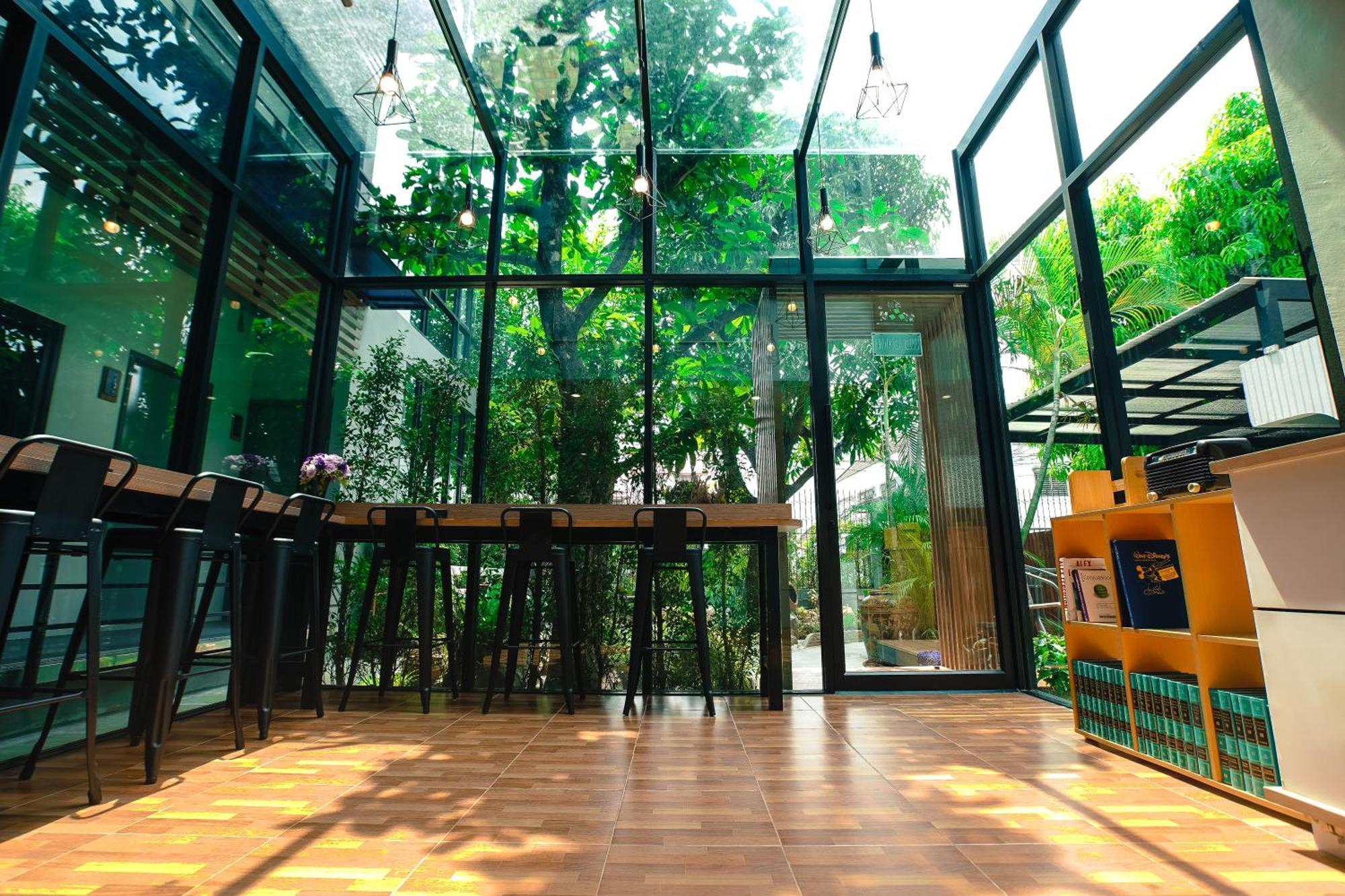 Bed Garden 26 Hostel Bangkok Bagian luar foto